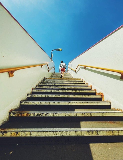 Stairs without the handrail: a 4-week hip strength progression